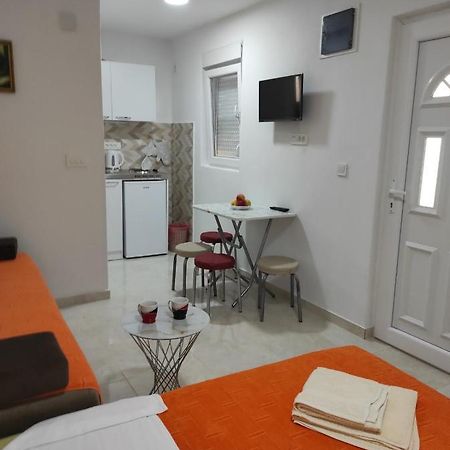 Apartmani Ceca 012 Sutomore Exterior photo
