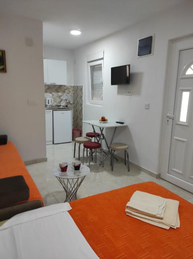 Apartmani Ceca 012 Sutomore Exterior photo